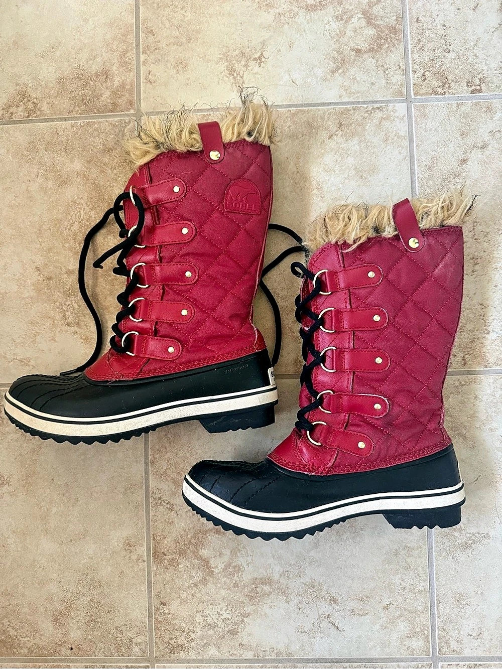 Sorel Joan of Arctic Red Quilted Waterproof Winter Boots Size 8.5